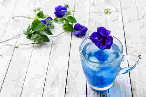 青の花茶の画像