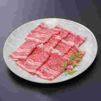 薄いバラ肉がお皿に乗っている