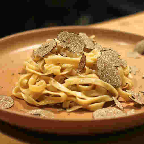 パスタトリュフトッピング