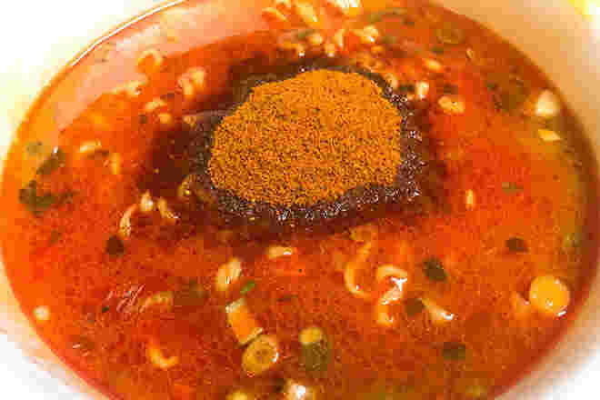 激辛カップラーメン