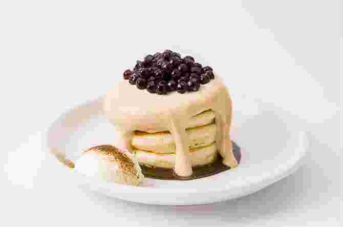 生地にもトッピングにもタピオカを使ったパンケーキ