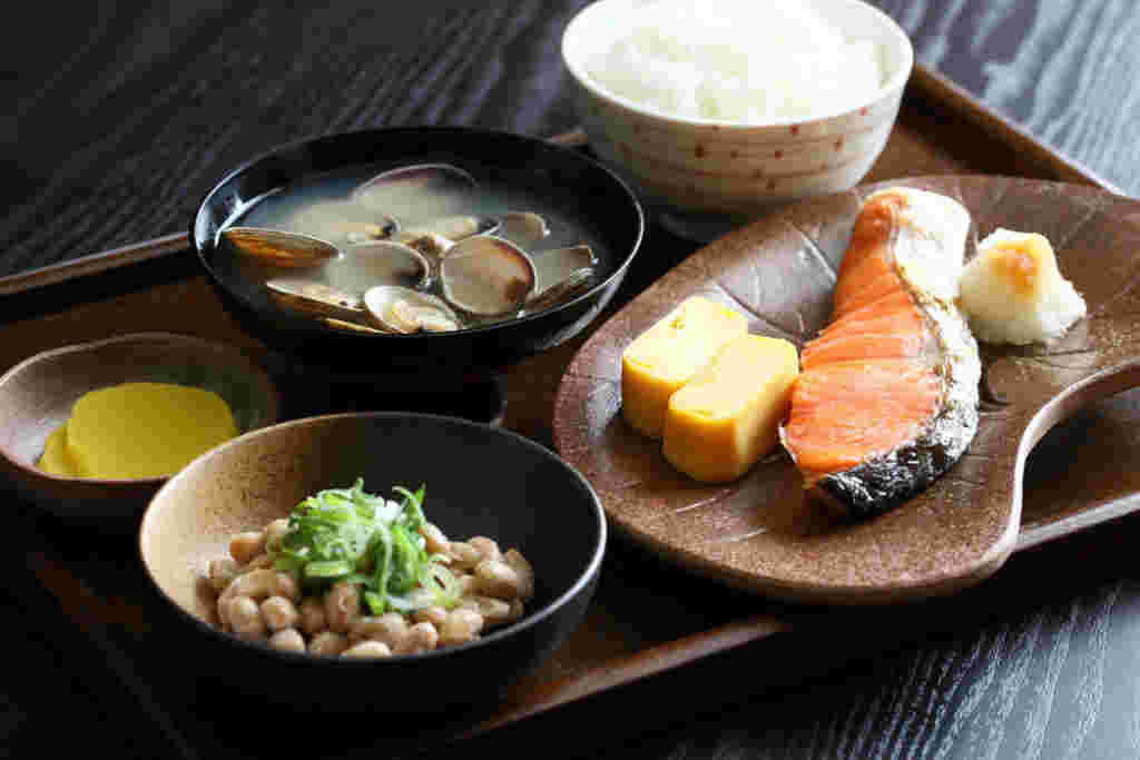 朝食