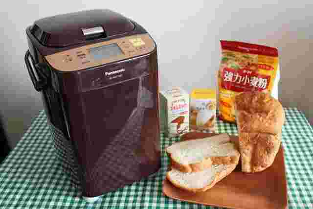 ホームベーカリーで焼いた食パン