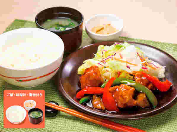 若鶏と彩り野菜の黒酢あんランチ
