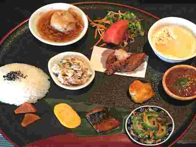 和定食のなかにところてんがある