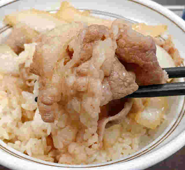 「とろだく」の牛丼