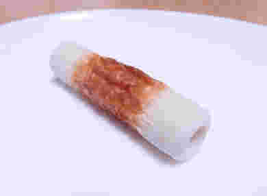白いお皿にのったちくわ
