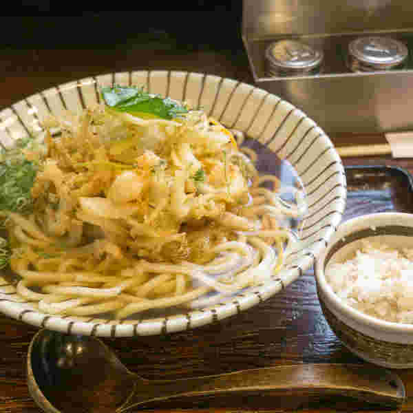 かき揚げうどんの画像