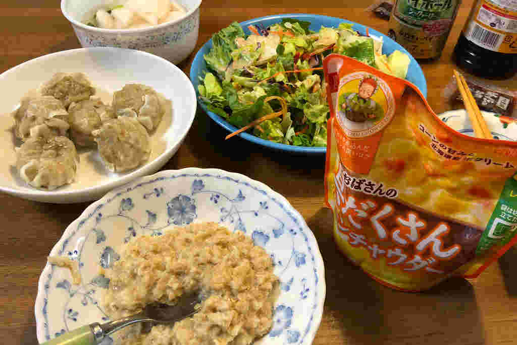 オートミールをご飯と置き換えている食卓