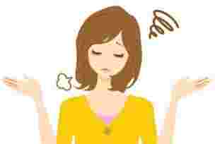 悪い口コミを聞いてあきれている女性