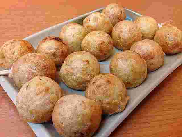 会津屋 元祖たこ焼きがお皿に盛られた様子