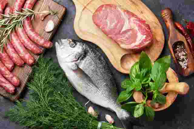 魚と肉の画像