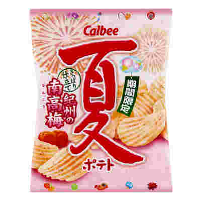 「カルビー 夏ポテト紀州の南高梅」のお菓子
