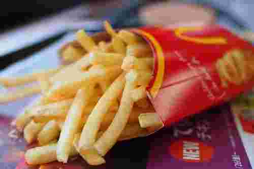 マクドナルドの定番メニューのマックフライポテト