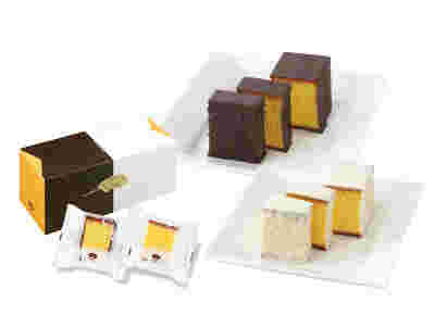 チョコとホワイトチョコがコーティングされたカステラ