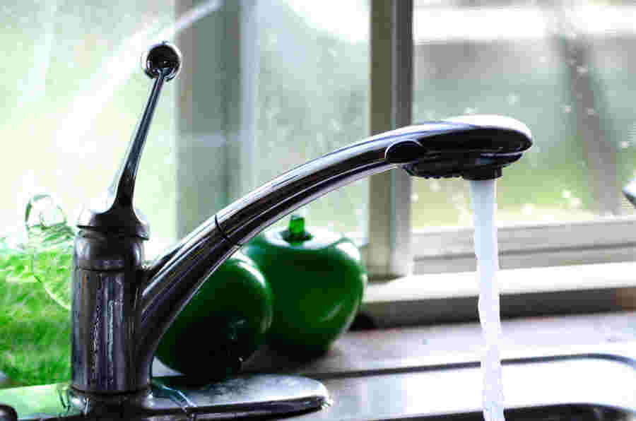 キッチンの水