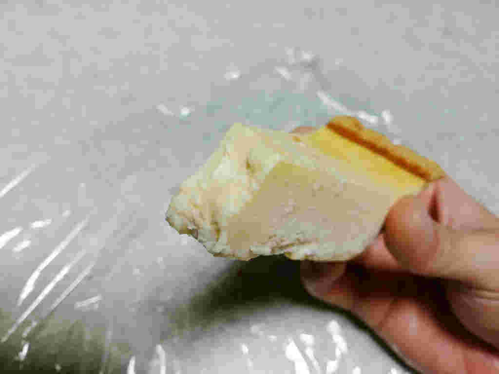 冷凍したチーズタルト