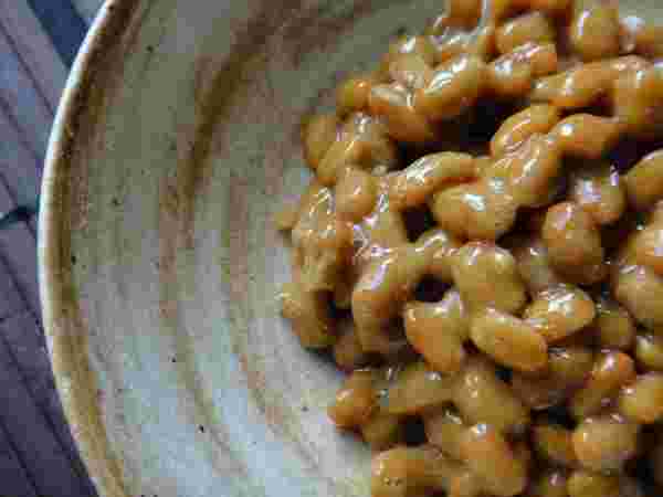 器に盛られた納豆のぬか漬け