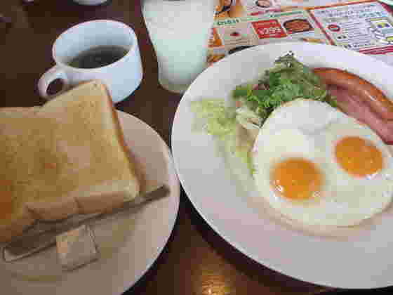 目玉焼き＆ベーコンソーセージセット