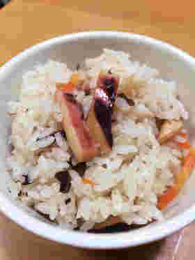 混ぜご飯にイカも加えられて美味しそう
