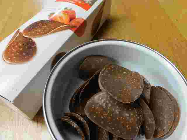 ハムレットチョコクリスピーが入ったお皿と箱
