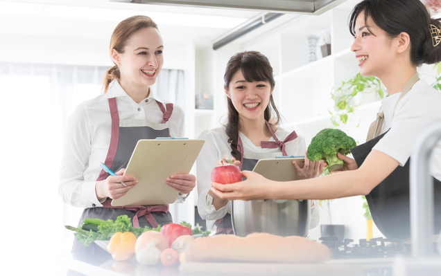 楽しそうにレシピを考えている人達