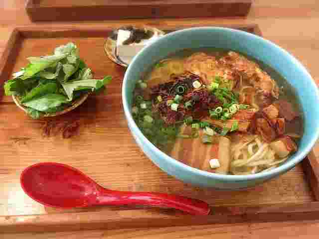 OKINAWA SOBA EIBUNのソーキそば