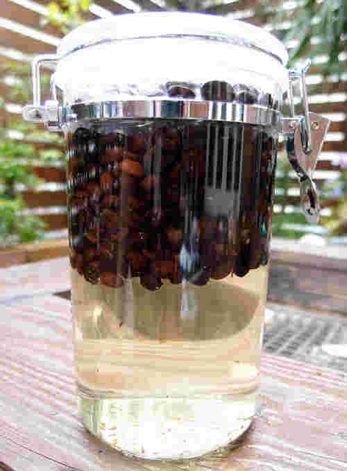 漬けたばかりの泡盛コーヒー