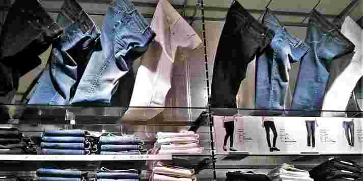 無印良品のデニム売り場