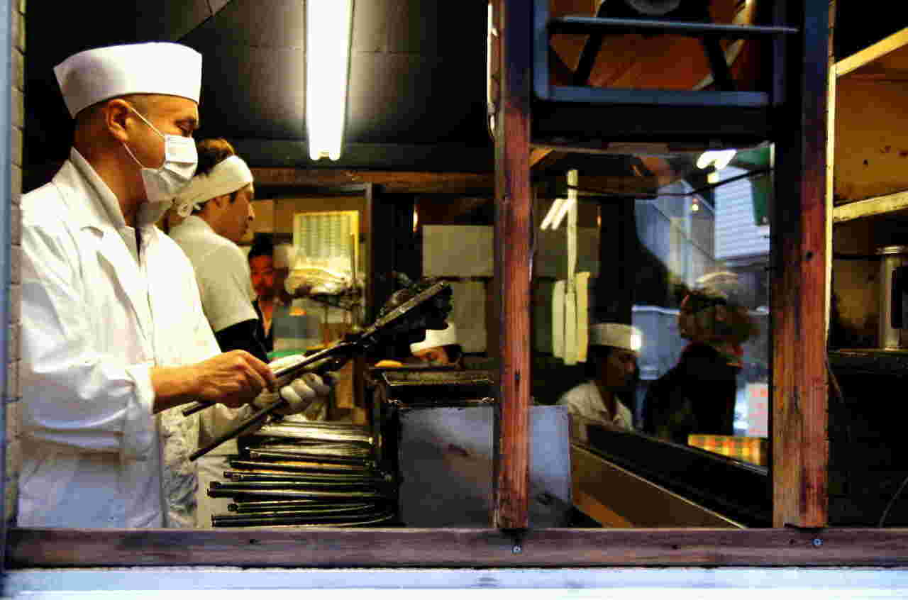 わかばのたい焼きを焼いている