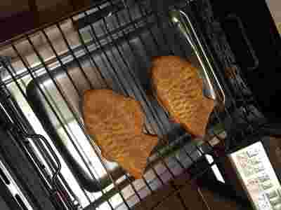 たい焼きを温めているところ
