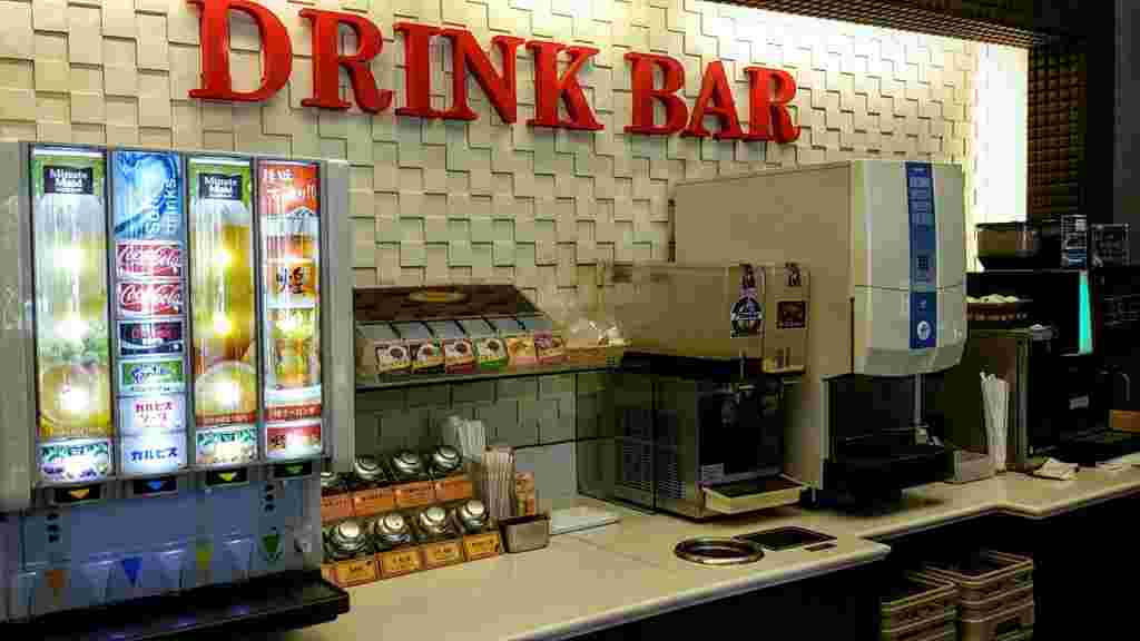 ロイヤルホストのドリンクバーコーナー