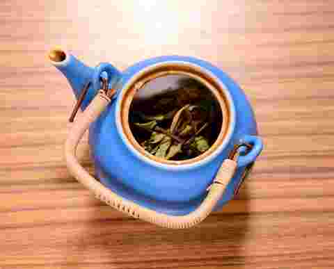 急須でどくだみ茶を入れる方法