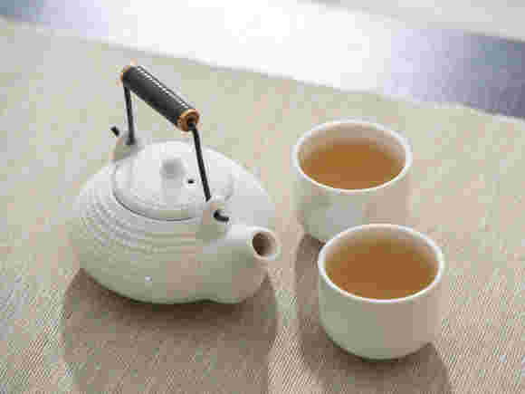 見た目はきれいだが独特の苦い味が特徴のどくだみ茶