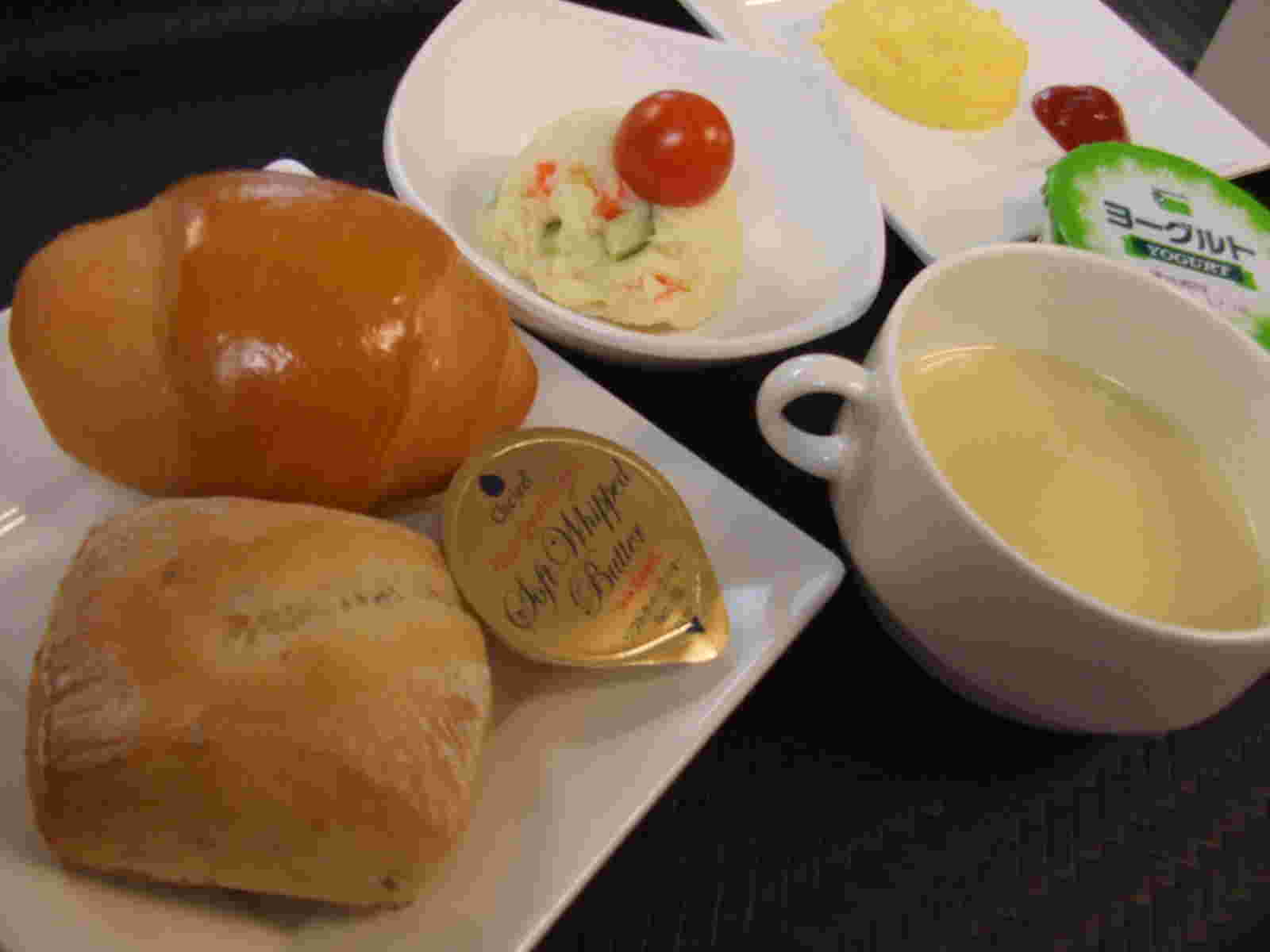 ロールパンのたんぱく質はきちんと摂ろう