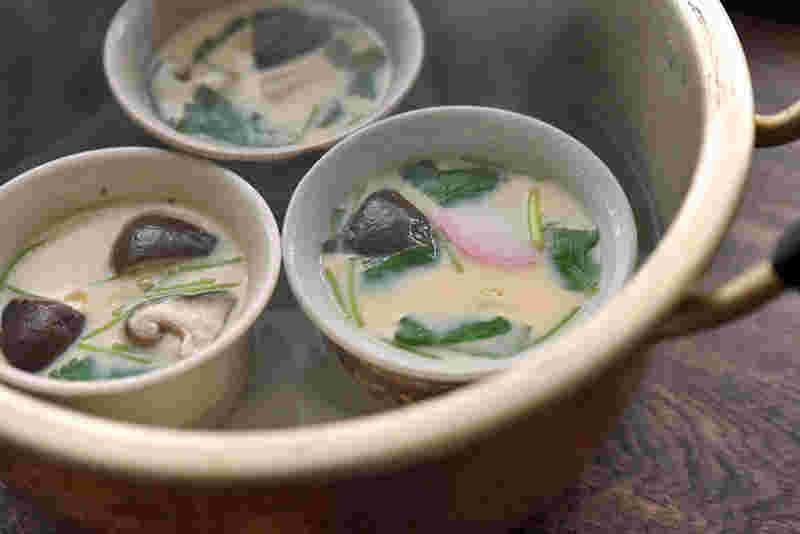 茶碗蒸しを蒸している様子