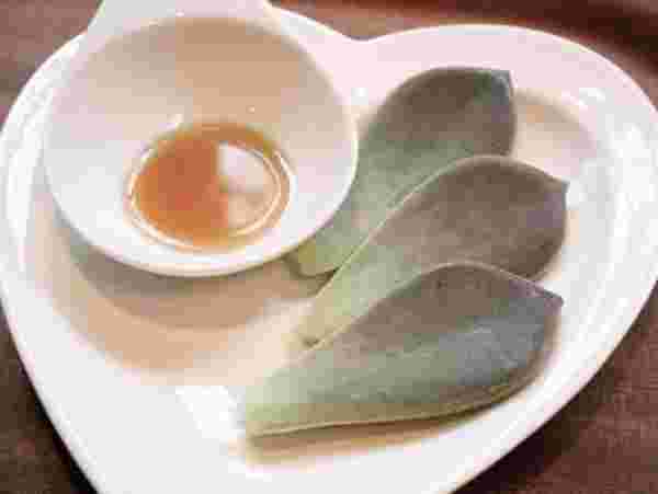 皿の上のグラパラリーフ野菜として食べる