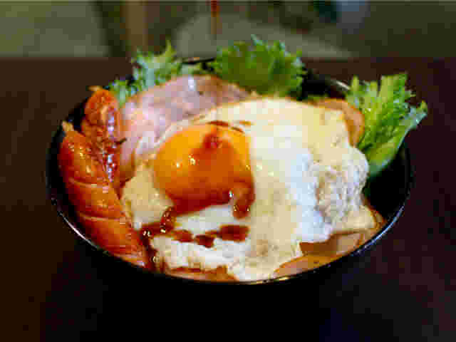 ハムエッグ丼