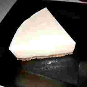 水を切ったヨーグルトで作るレアチーズケーキ