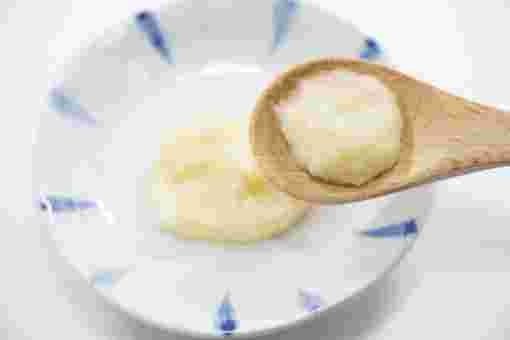 スプーンですくったにんにく