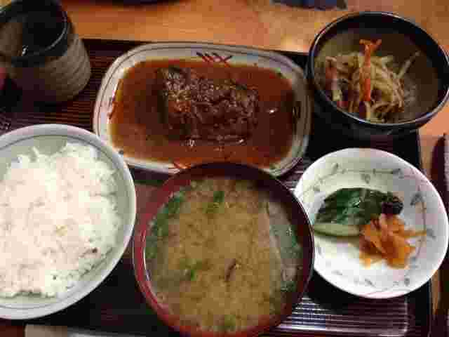 副菜がヘルシーなサバの味噌煮定食
