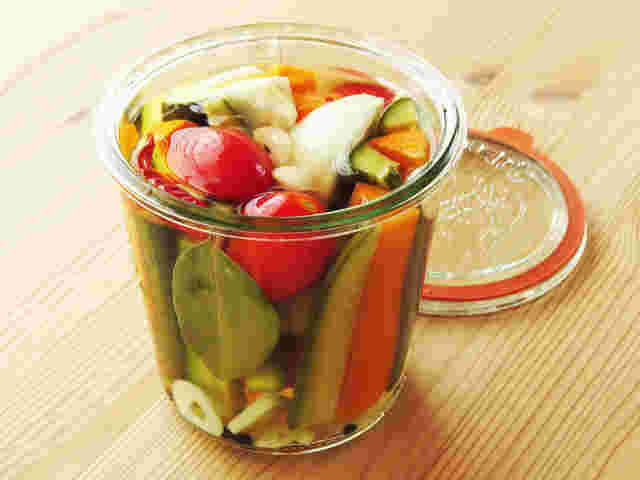 様々な野菜を使ったピクルス