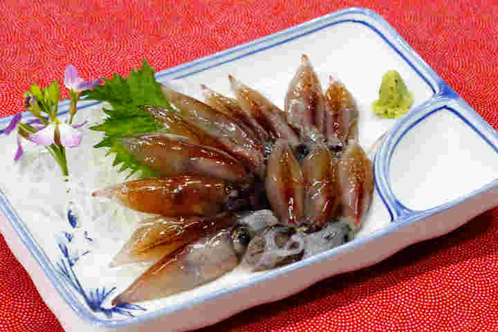 生ホタルイカの刺身