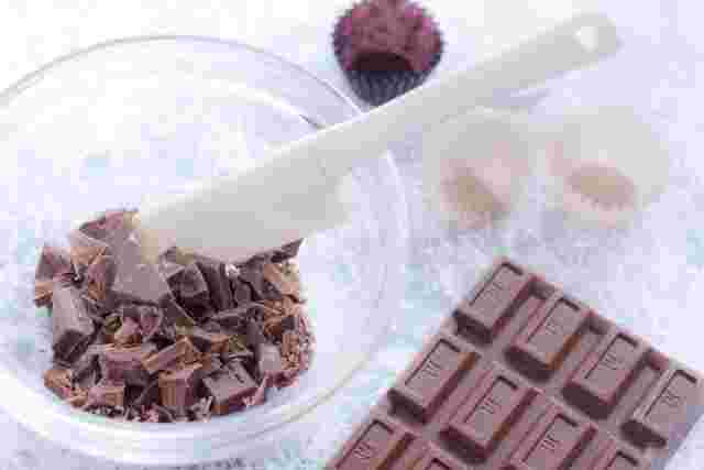 チョコレートを手作りするイメージ