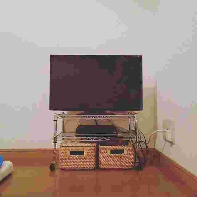 ダイソーのジョイントラックのテレビ台