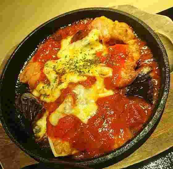 もも肉のトマト煮込み