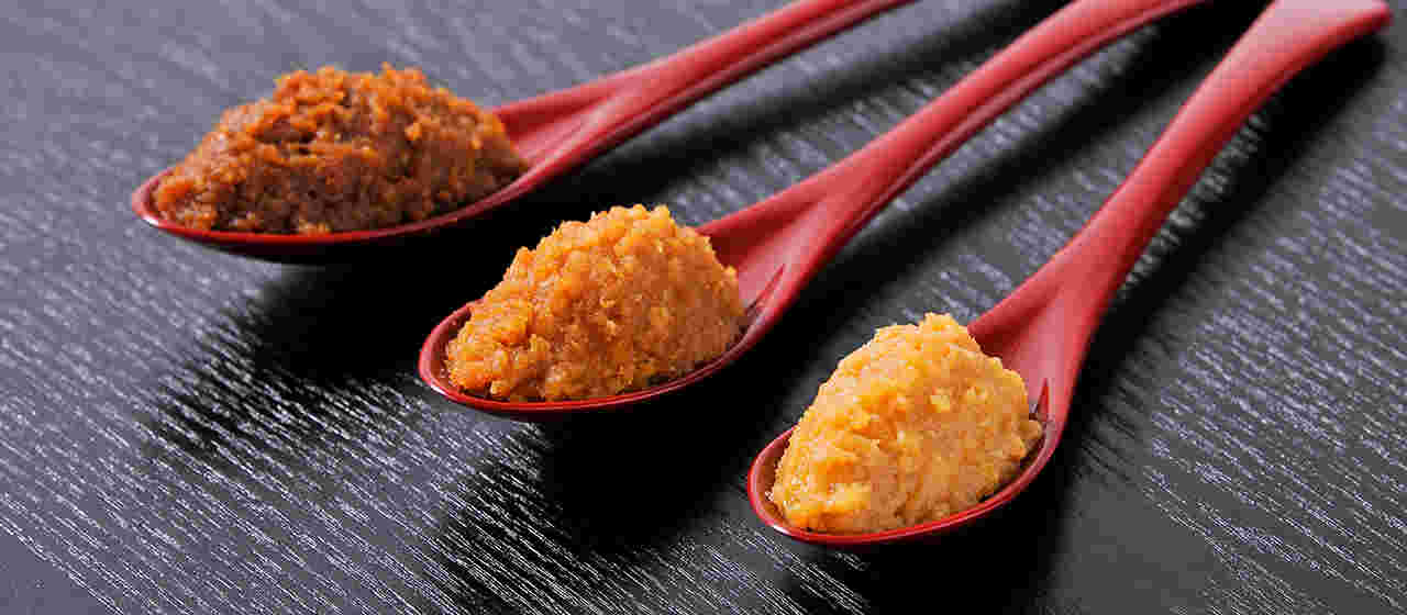3種類の味噌の画像