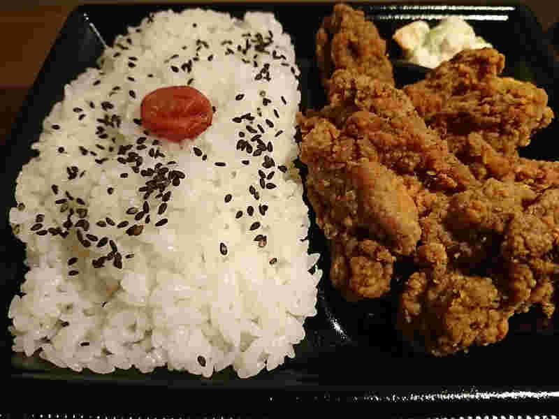 若鶏のジューシー唐揚弁当