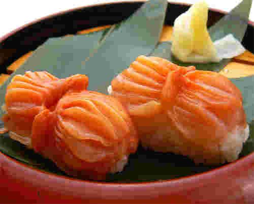 鮮やかな朱色で美味しそうな赤貝握り寿司