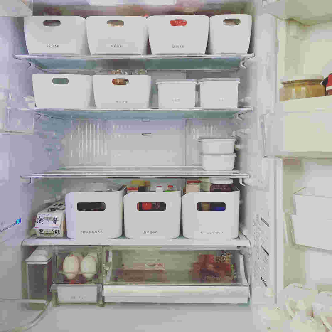 冷蔵庫内をセリアのプラケースで収納